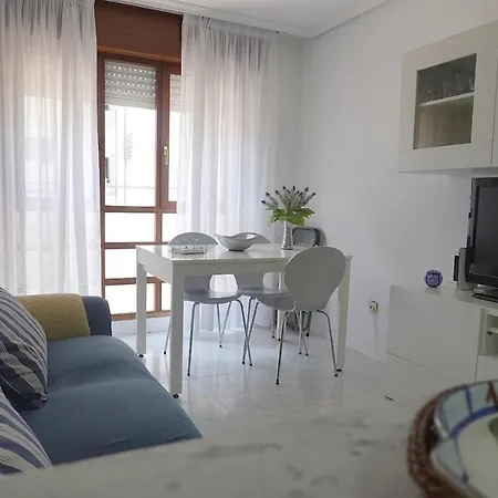 Nuevo! A Pie Playa Con Piscina! Apartment Suances